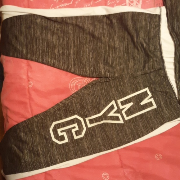 Two piece outfit - Picture 2 of 3